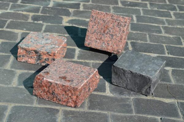 Гранітна бруківка