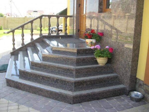 Сходи з каменю